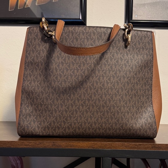Michael Kors lug and tan Tote NWOT - Picture 2 of 4